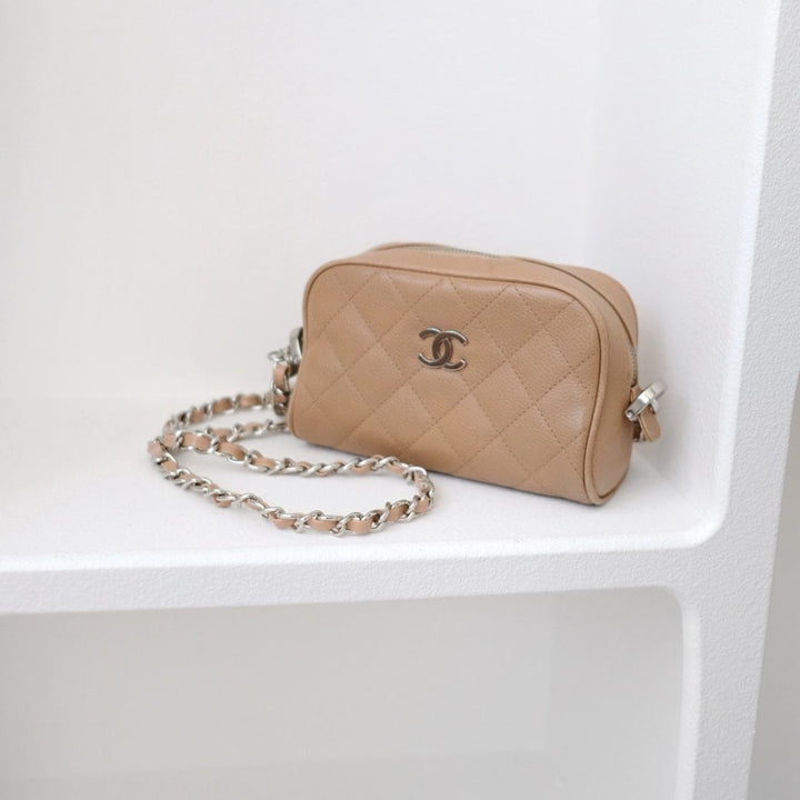 Chanel vintage beige quilted cowhide pouch +chain