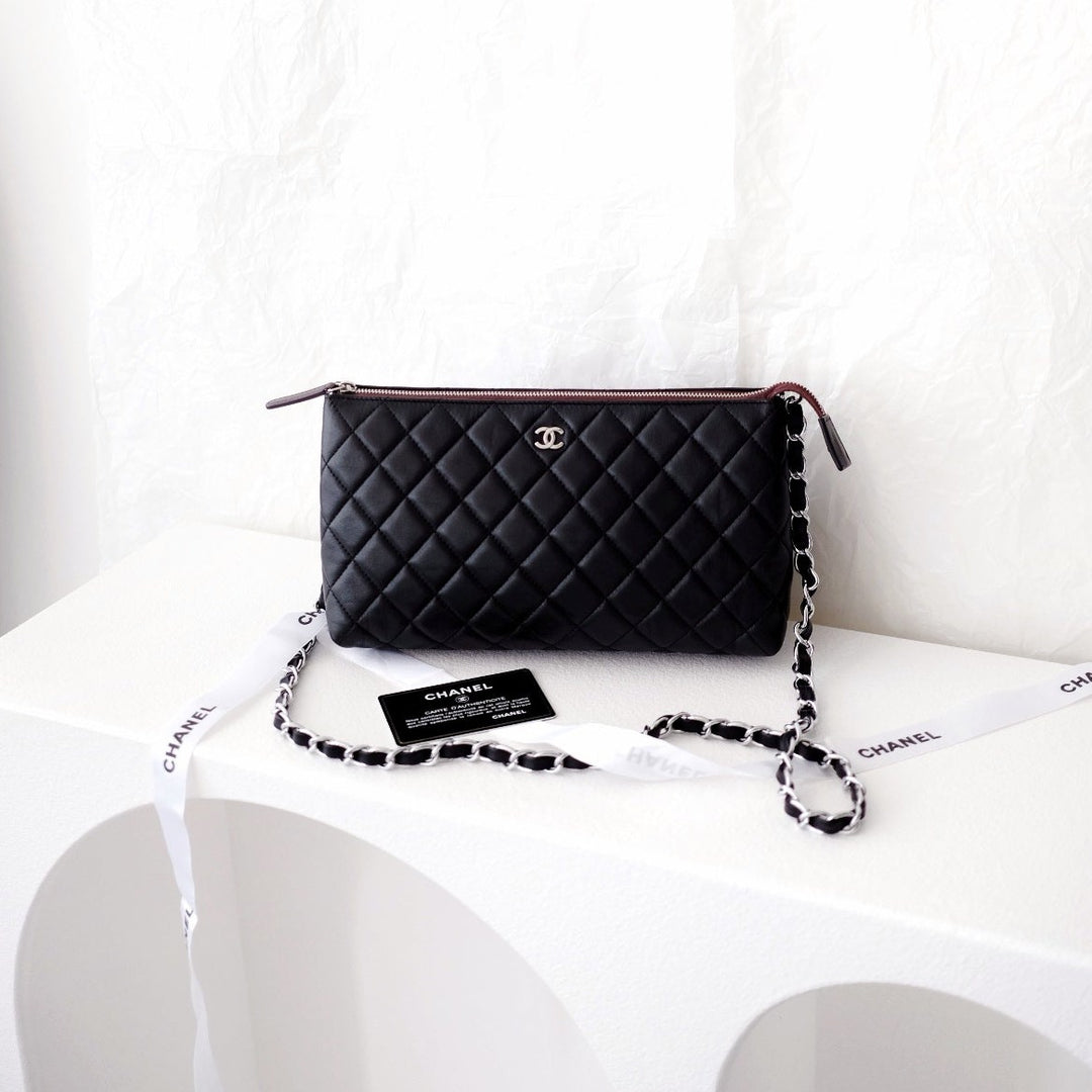 Chanel matelasse quilted clutch bag+chain