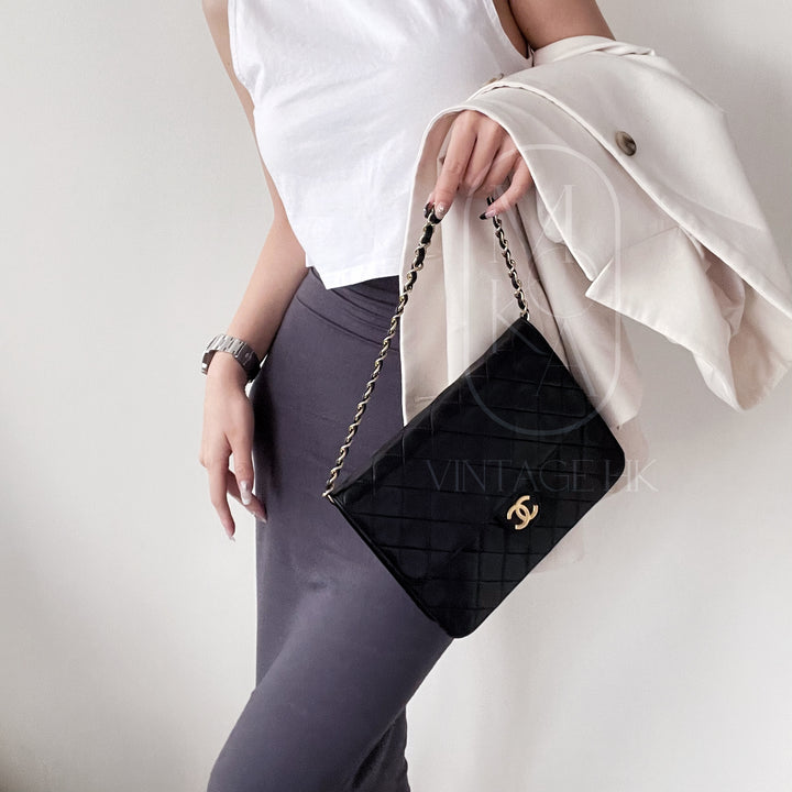 Chanel vintage black classic flap chain bag