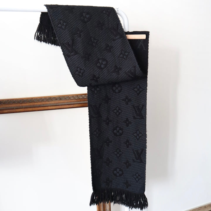 Louis Vuitton Logomania Scarf LS221