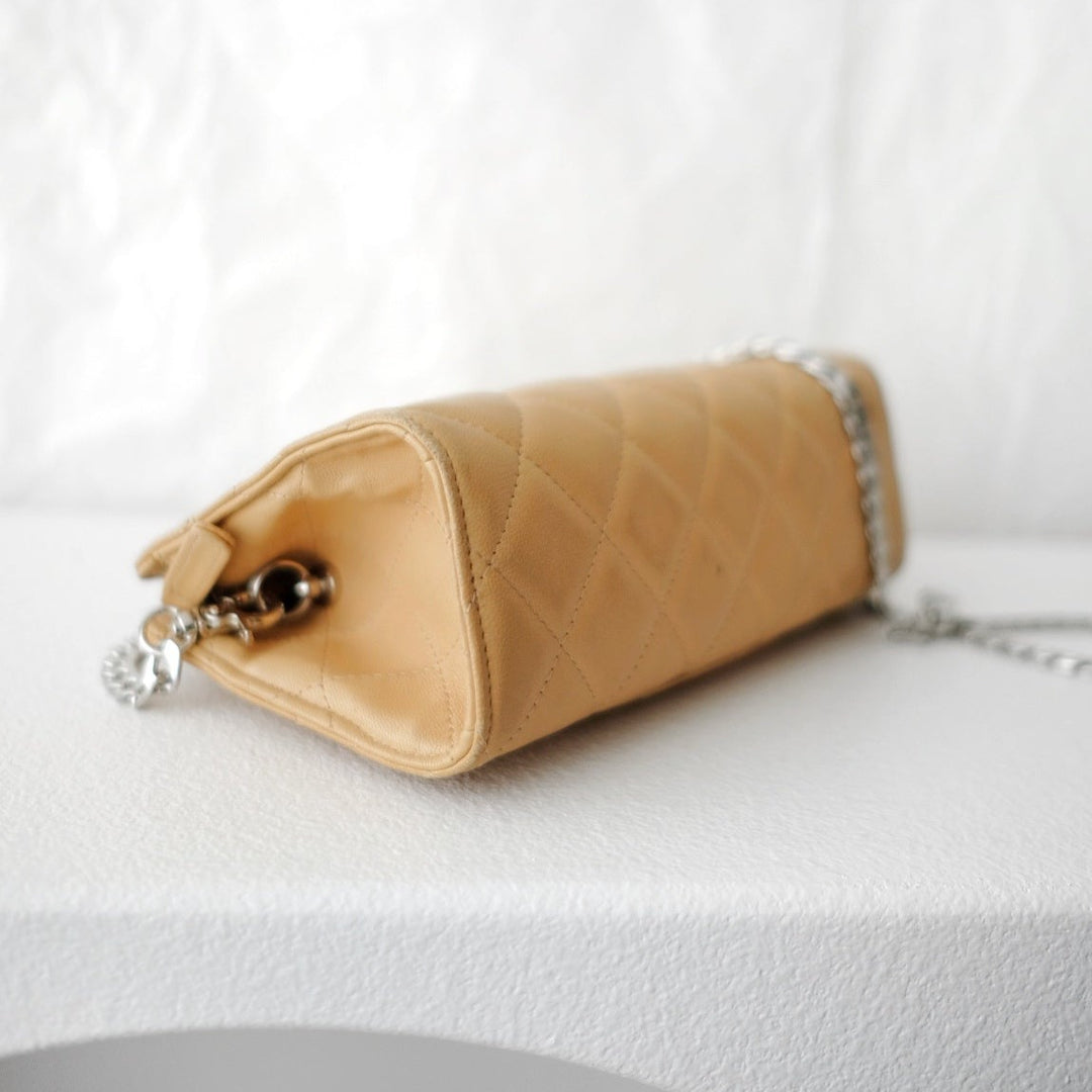 Chanel vintage beige quilted sheepskin pouch +chain