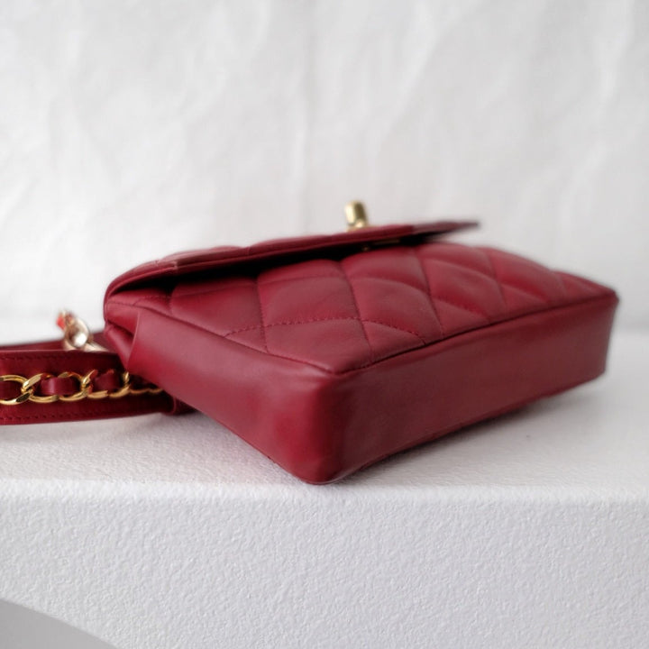 Chanel  vintage quilted sheepskin CC belt bag+chain
