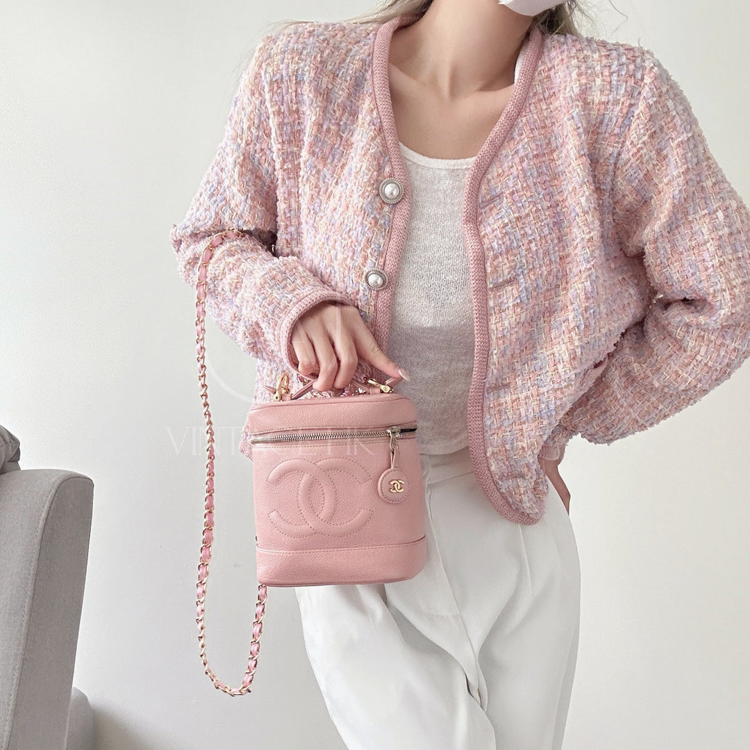 Chanel vintage coco caviar wash bag