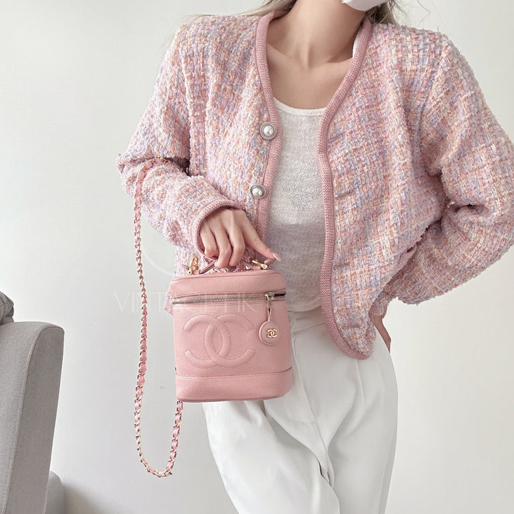 Chanel vintage coco caviar wash bag