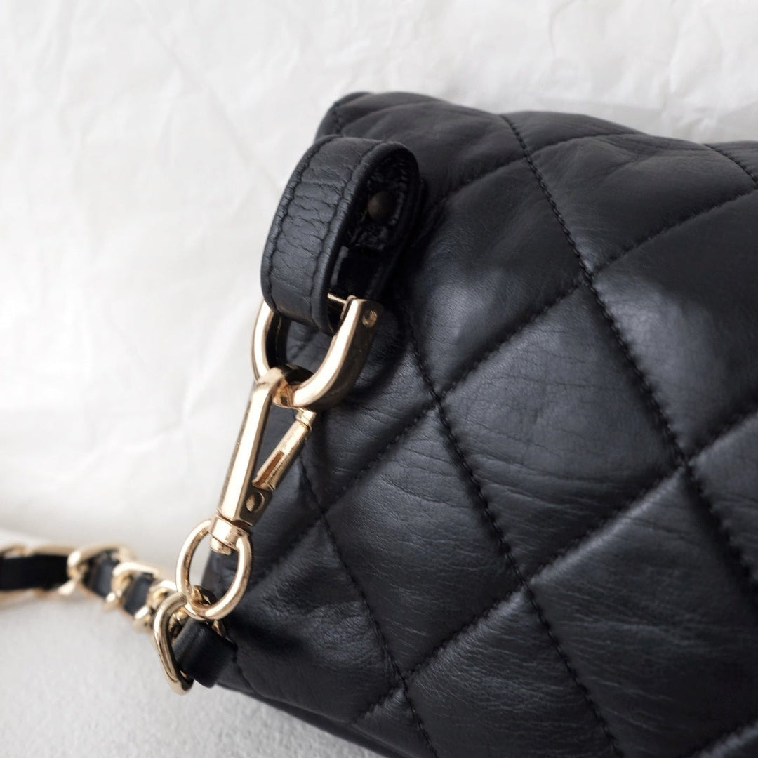 Chanel vintage quilted sheepskin CC belt bag+chain