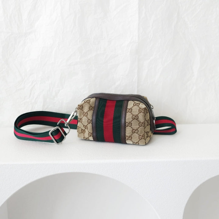 Gucci vintage GG clutch bag