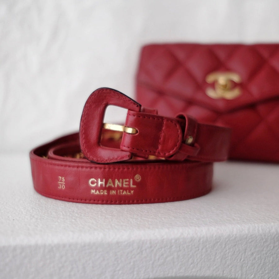 Chanel  vintage quilted sheepskin CC belt bag+chain