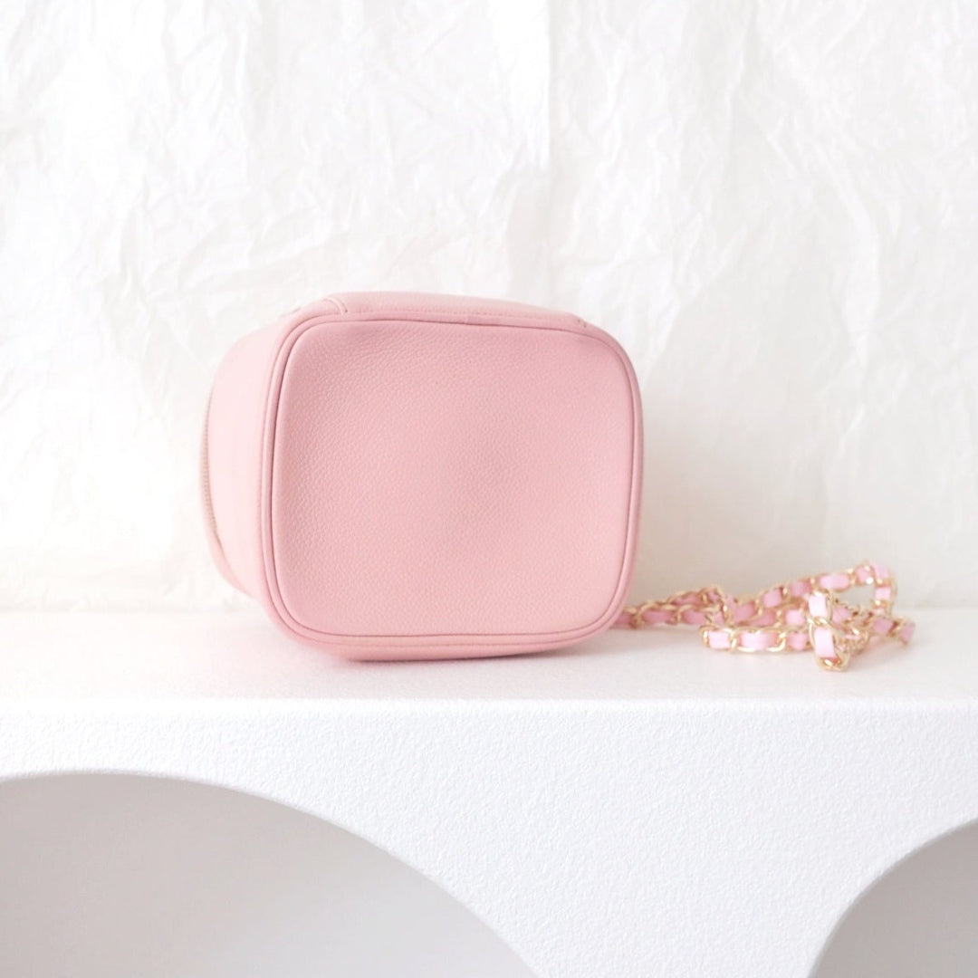 Chanel vintage coco caviar wash bag