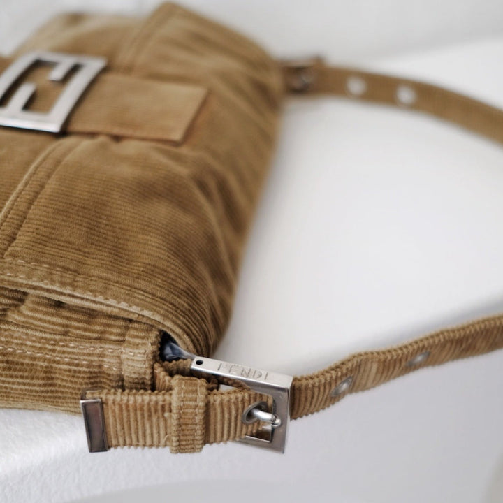Fendi vintage ribbed mamma baguette shoulder bag