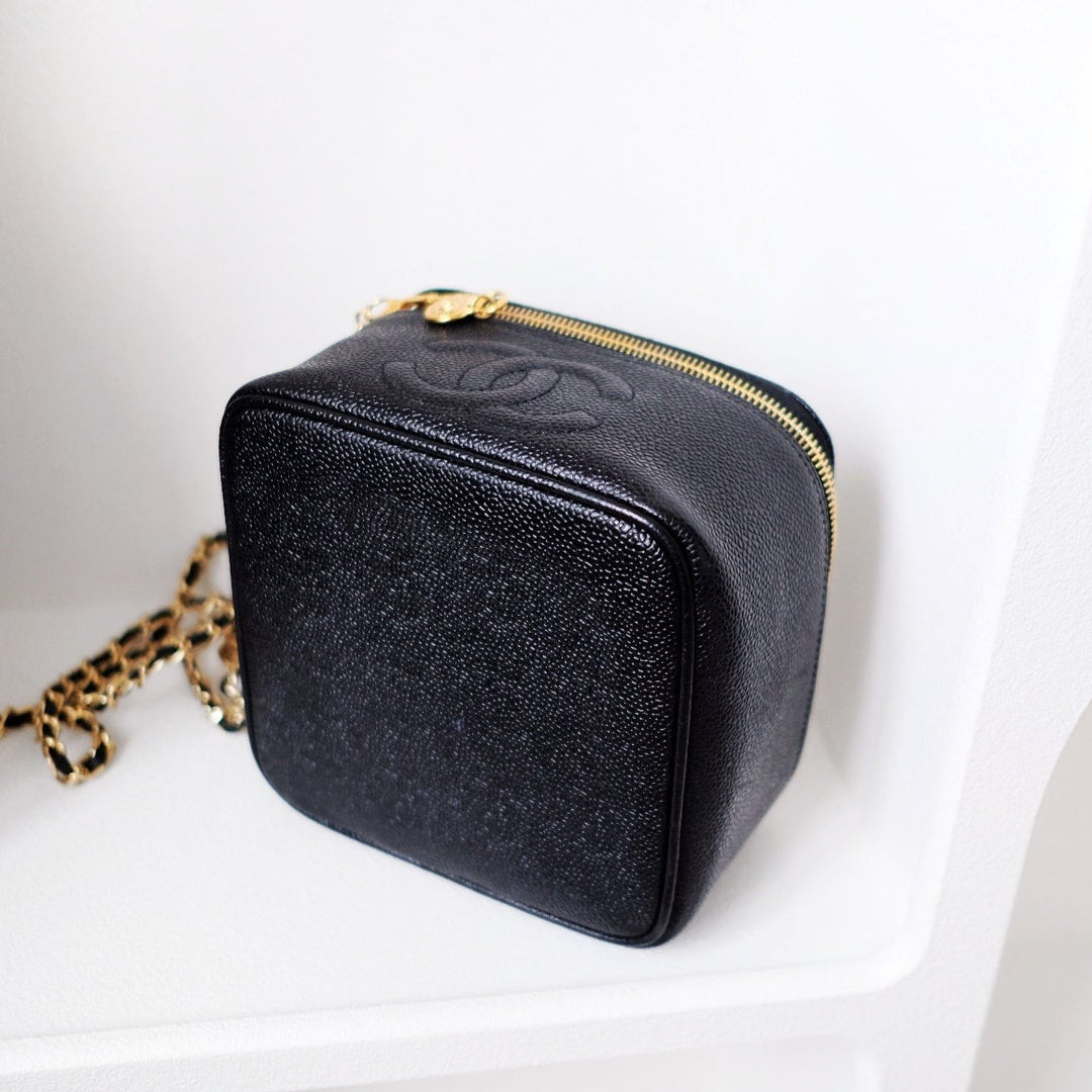Chanel vintage coco cowhide mini wash bag