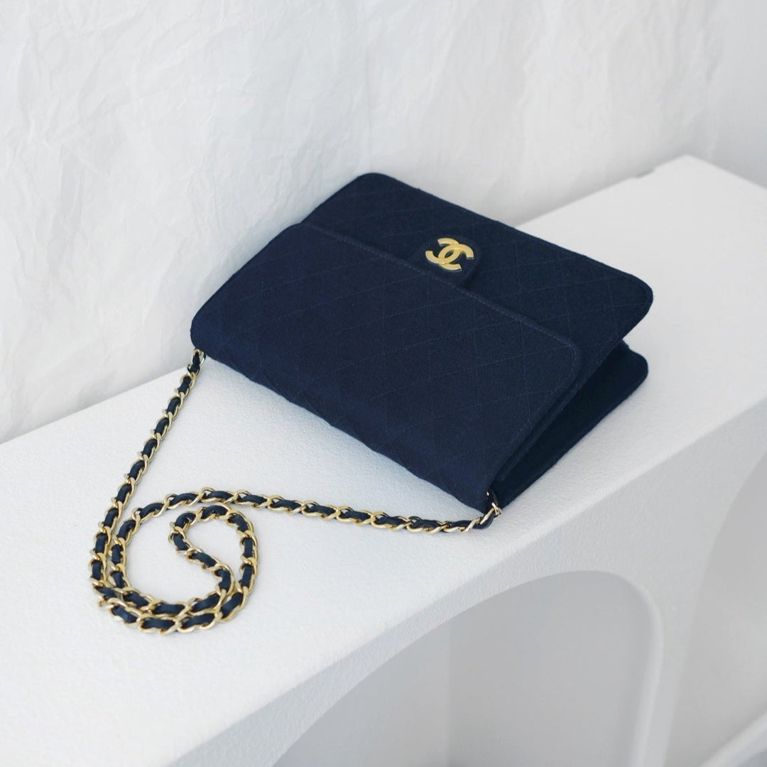 Chanel vintage canvas flap chain bag（navy）