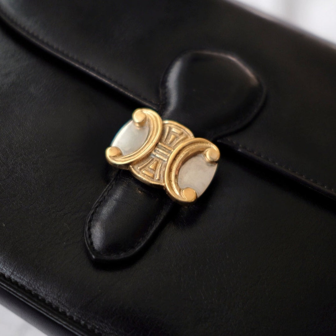Celine vintage medium triomphe box bag