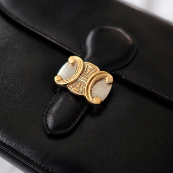 Celine vintage medium triomphe box bag