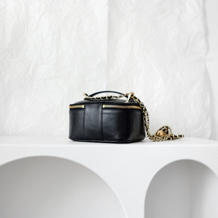Chanel vintage coco cowhide mini wash bag