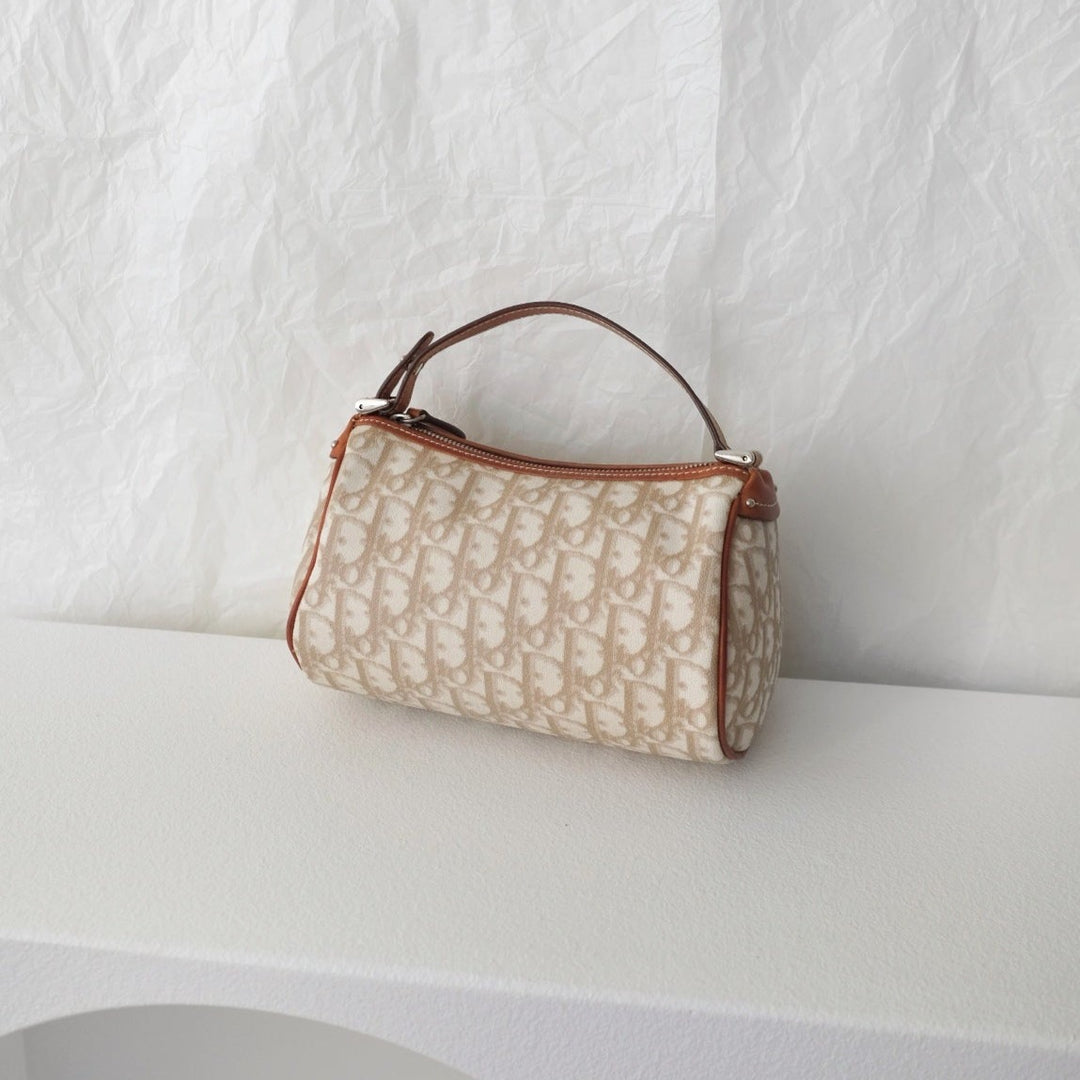 Dior vintage pouchette beige leather baguette
