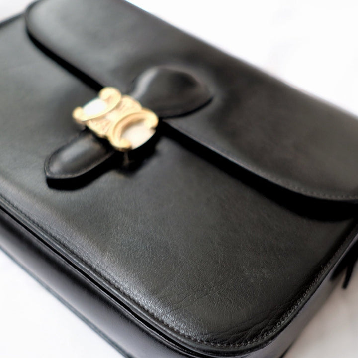 Celine vintage medium triomphe box bag