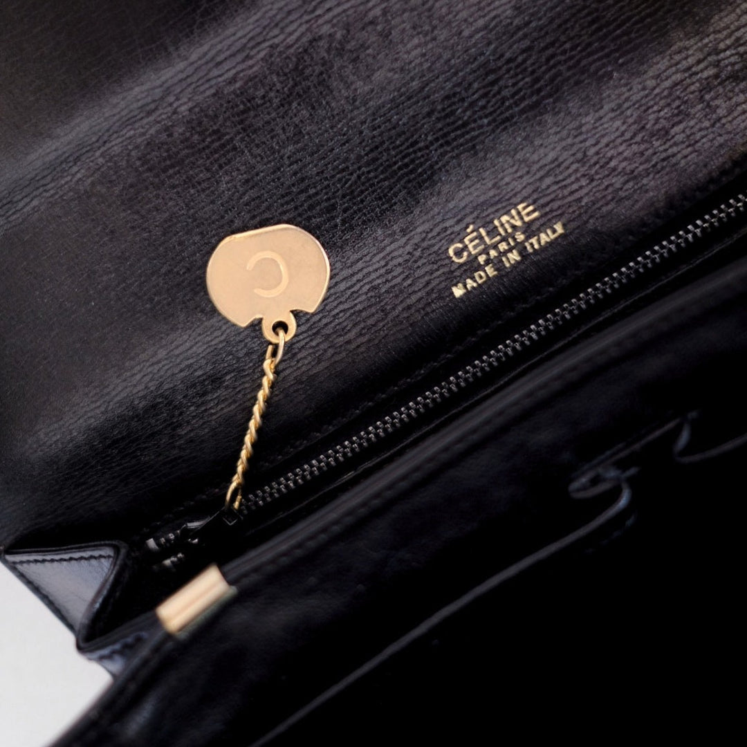 Celine vintage medium triomphe box bag