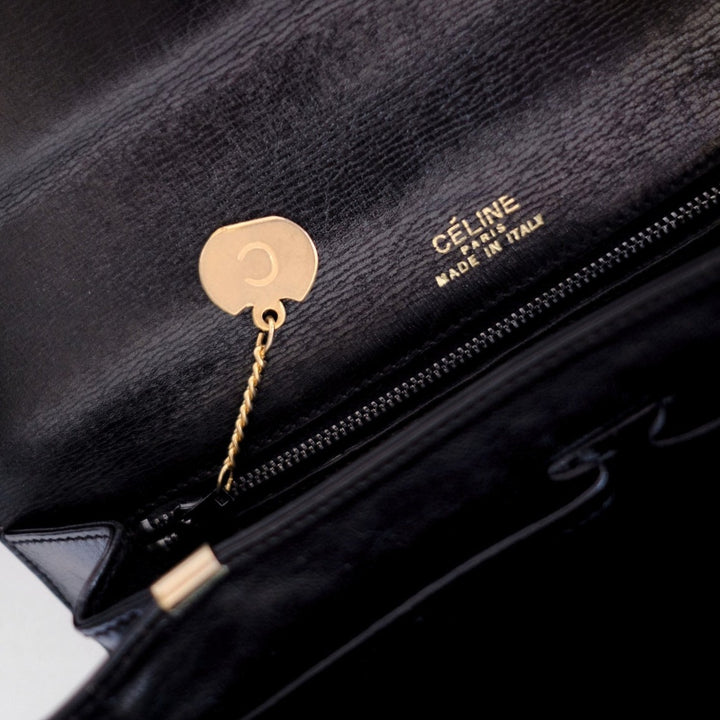 Celine vintage medium triomphe box bag