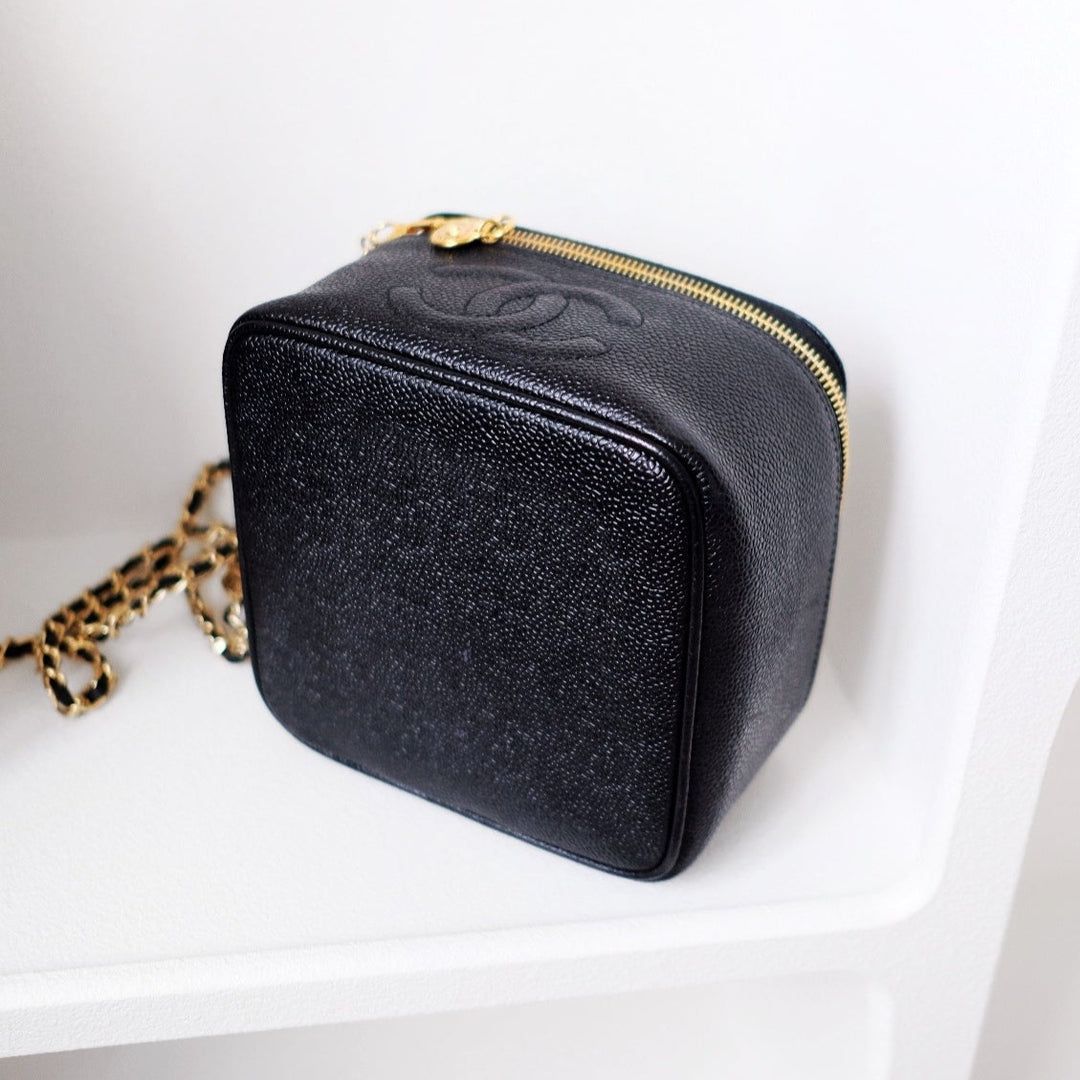 Chanel vintage coco cowhide mini wash bag