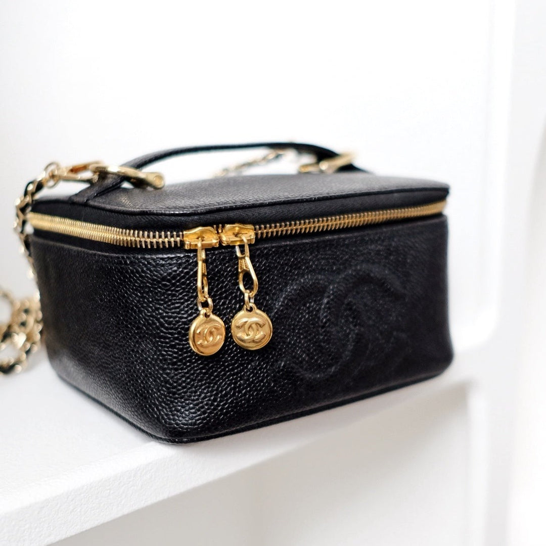 Chanel vintage coco cowhide mini wash bag