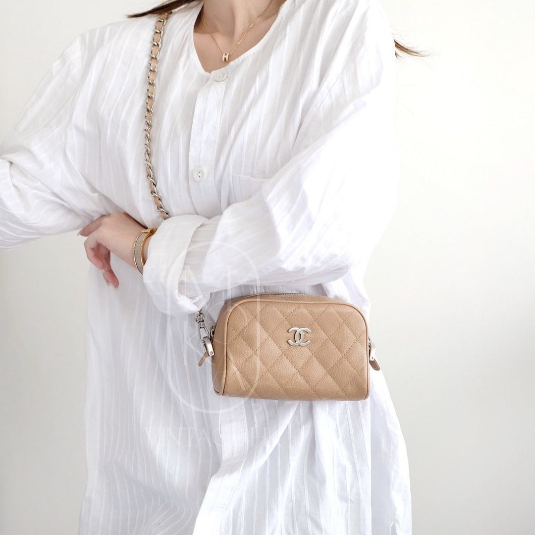 Chanel vintage beige quilted cowhide pouch +chain