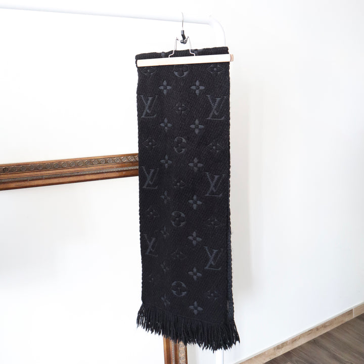 Louis Vuitton Logomania Scarf LS221