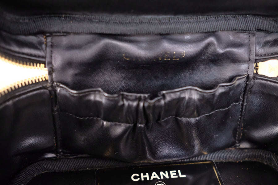 Chanel vintage coco cowhide wash bag