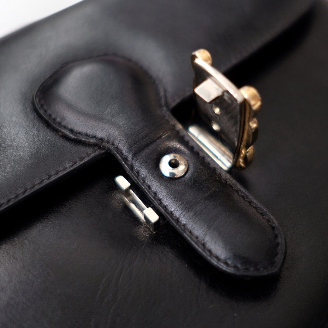 Celine vintage medium triomphe box bag