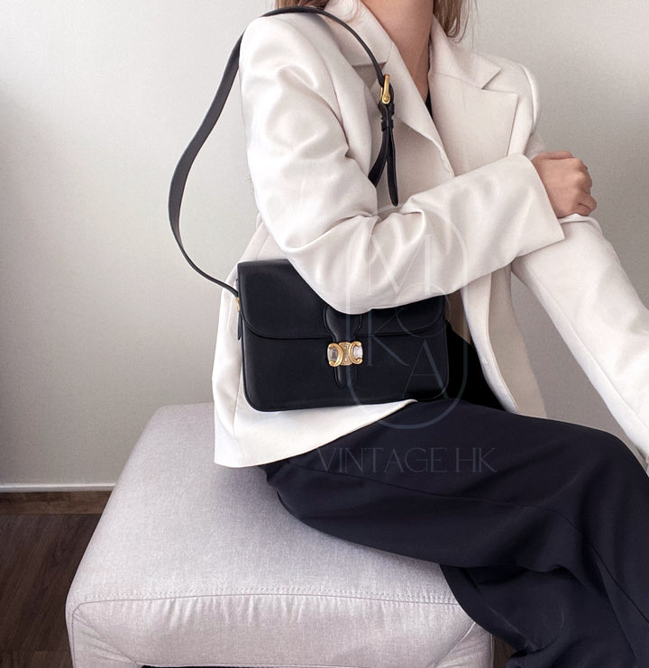 Celine vintage medium triomphe box bag