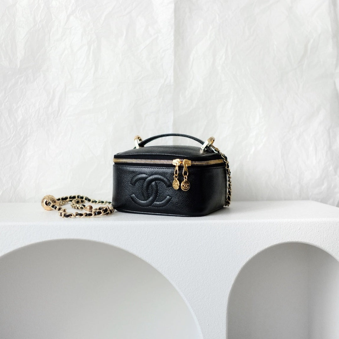 Chanel vintage coco cowhide mini wash bag