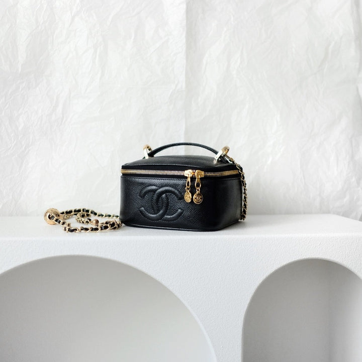 Chanel vintage coco cowhide mini wash bag