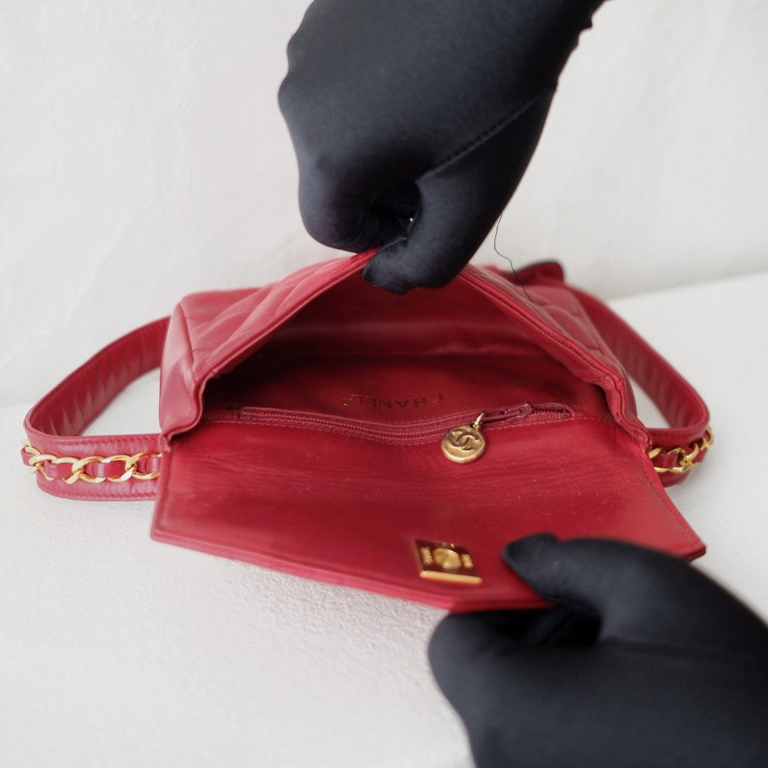 Chanel  vintage quilted sheepskin CC belt bag+chain
