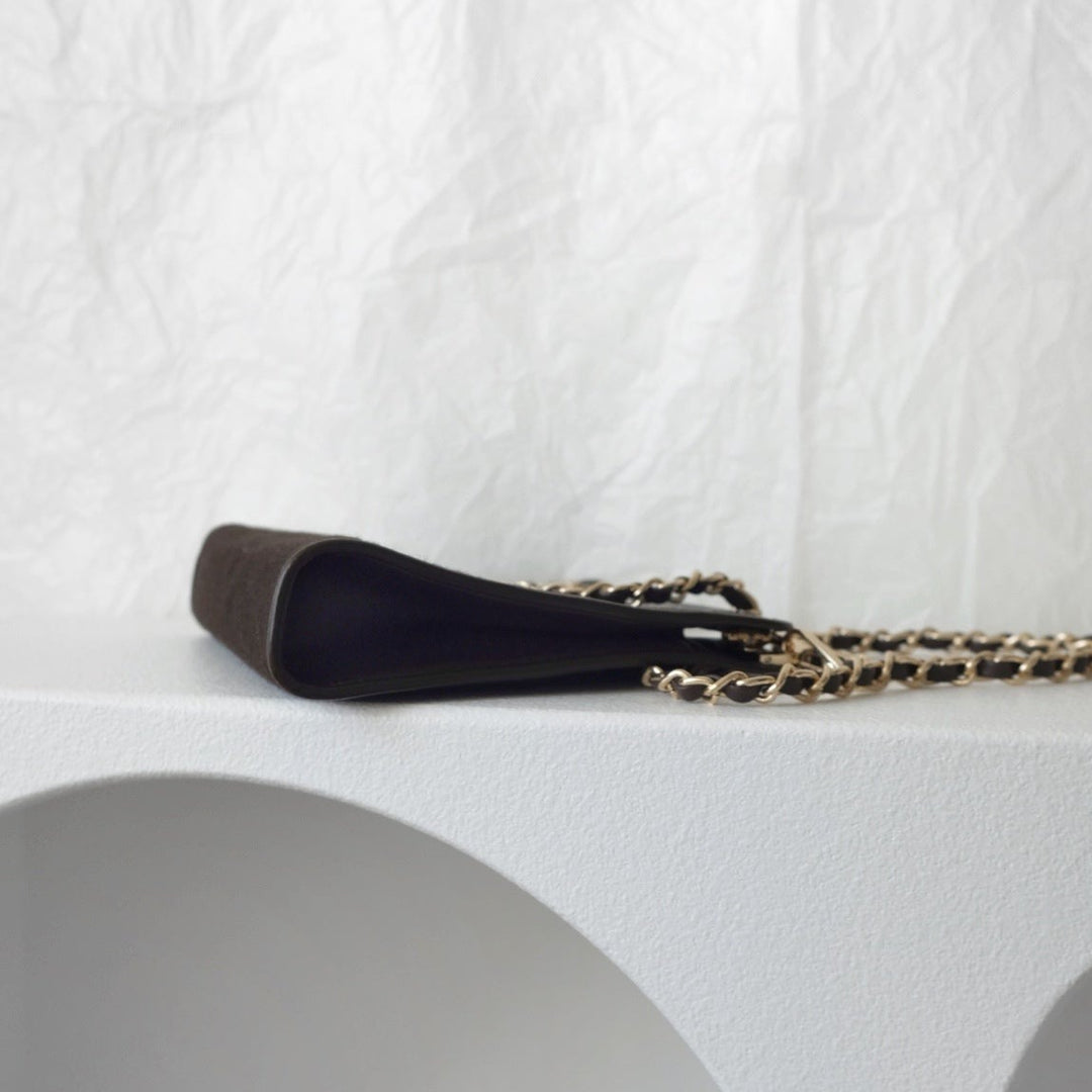 Chanel vintage brown pouch + chain