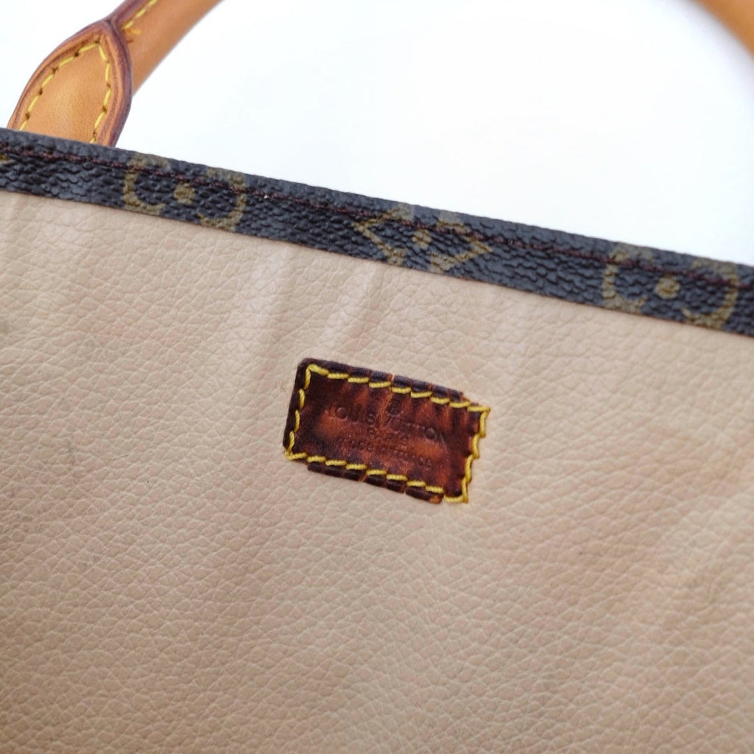 Louis Vuitton Monogram Petit Sac Plat