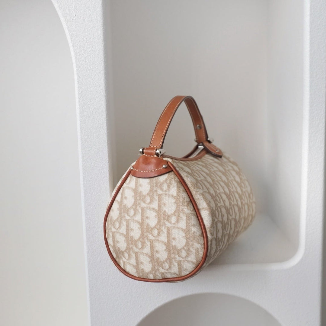 Dior vintage pouchette beige leather baguette