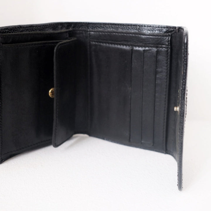 Chanel vintage caviar leather short wallet