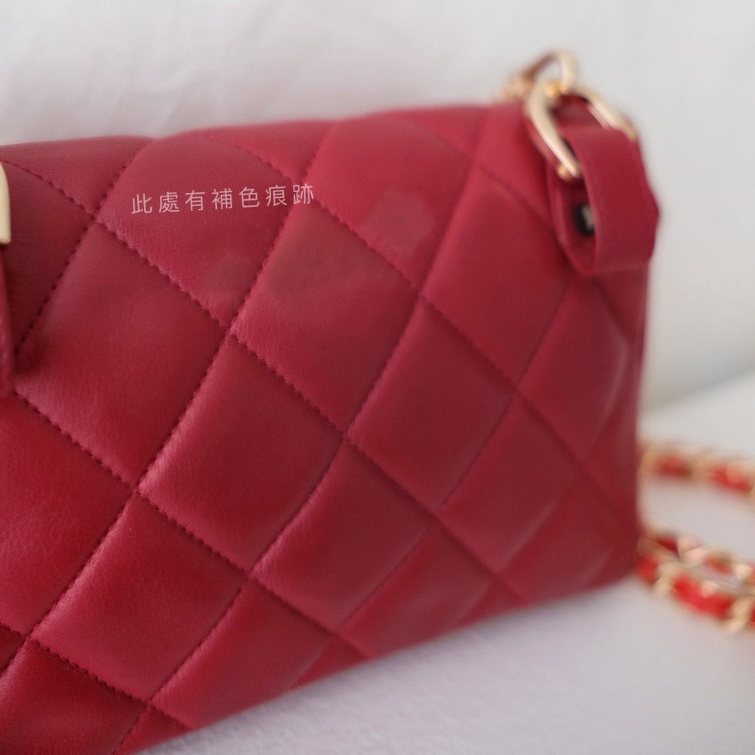 Chanel  vintage quilted sheepskin CC belt bag+chain