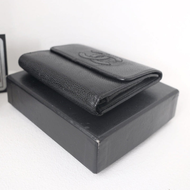 Chanel vintage caviar leather short wallet