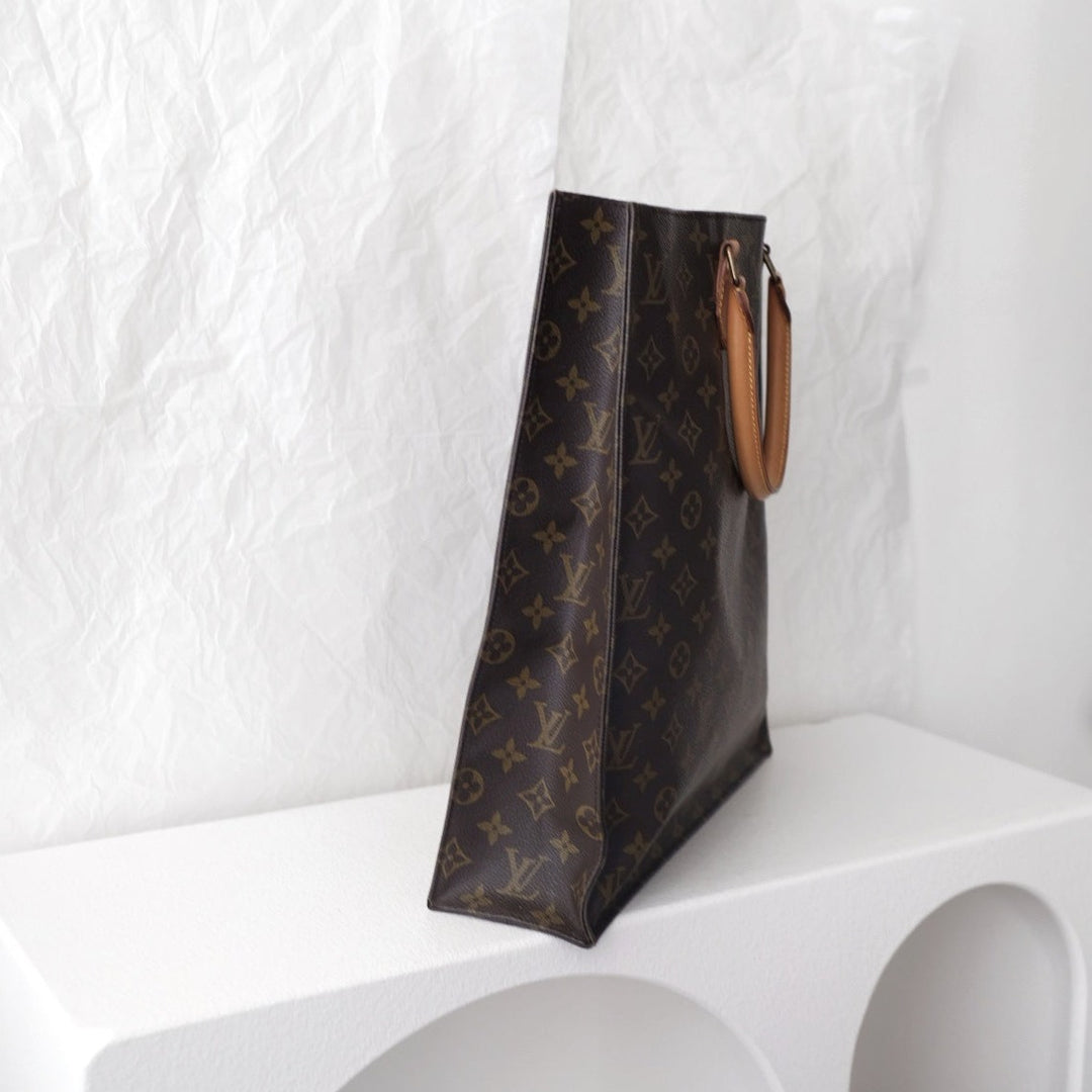 Louis Vuitton Monogram Petit Sac Plat
