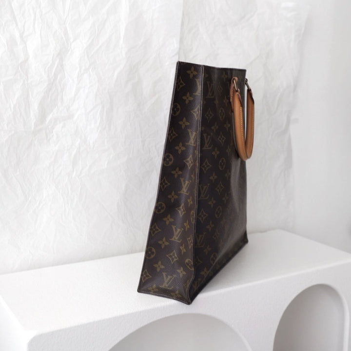 Louis Vuitton Monogram Petit Sac Plat