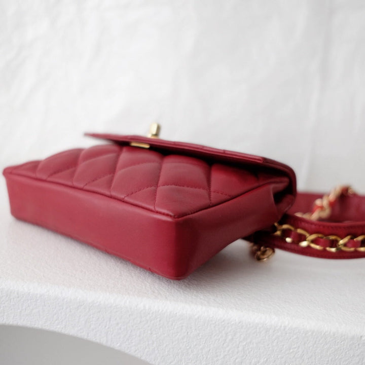 Chanel  vintage quilted sheepskin CC belt bag+chain