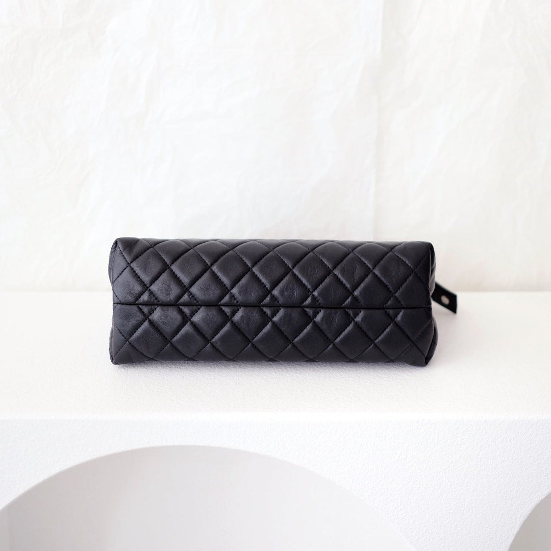 Chanel matelasse quilted clutch bag+chain