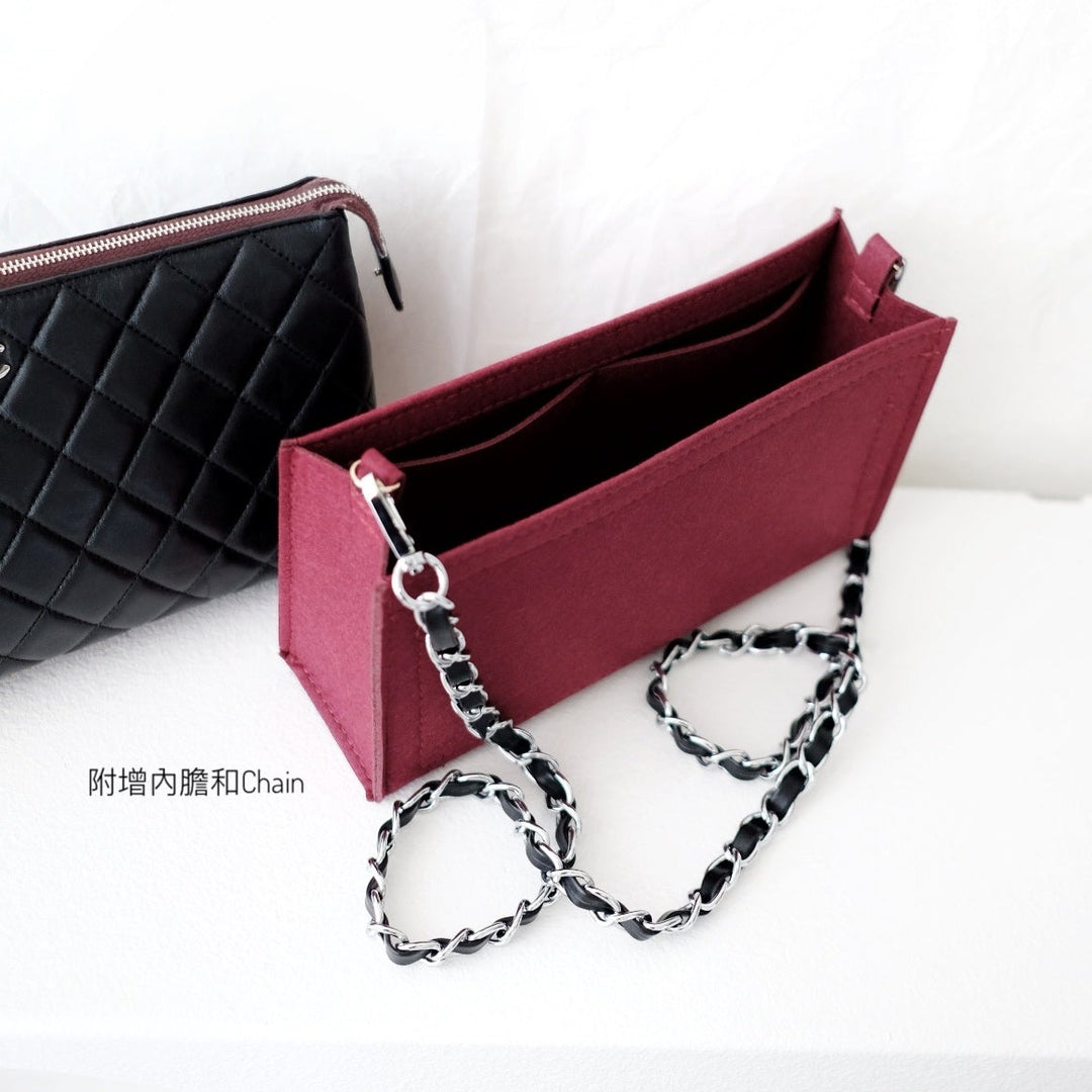 Chanel matelasse quilted clutch bag+chain