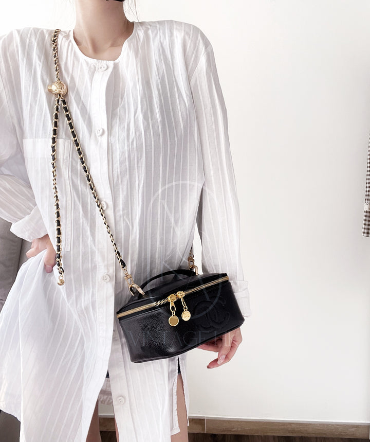 Chanel vintage coco cowhide mini wash bag