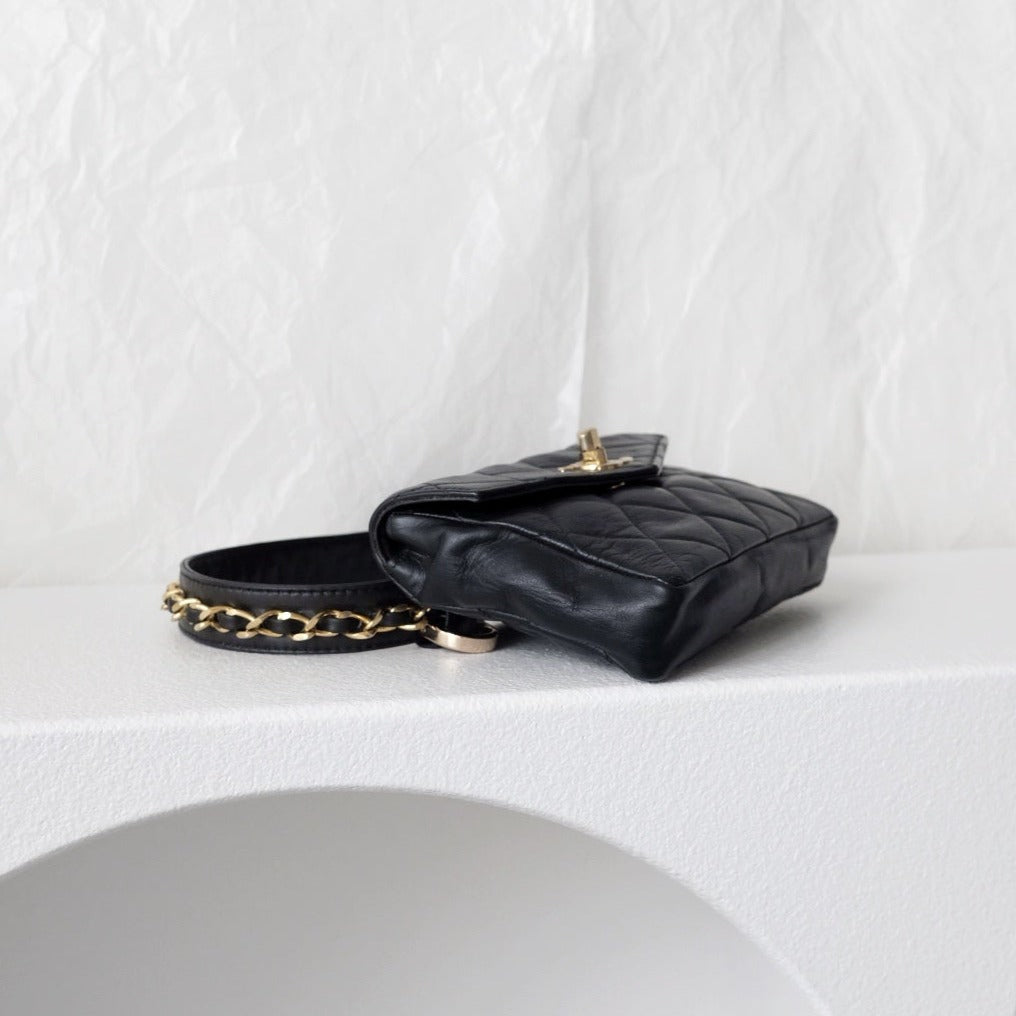 Chanel vintage quilted sheepskin CC belt bag+chain