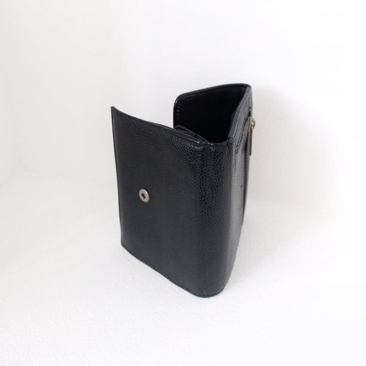 Chanel vintage caviar leather short wallet