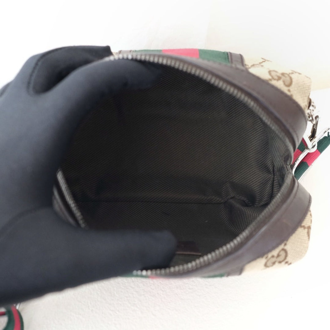Gucci vintage GG clutch bag