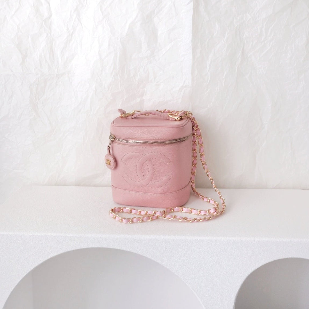Chanel vintage coco caviar wash bag