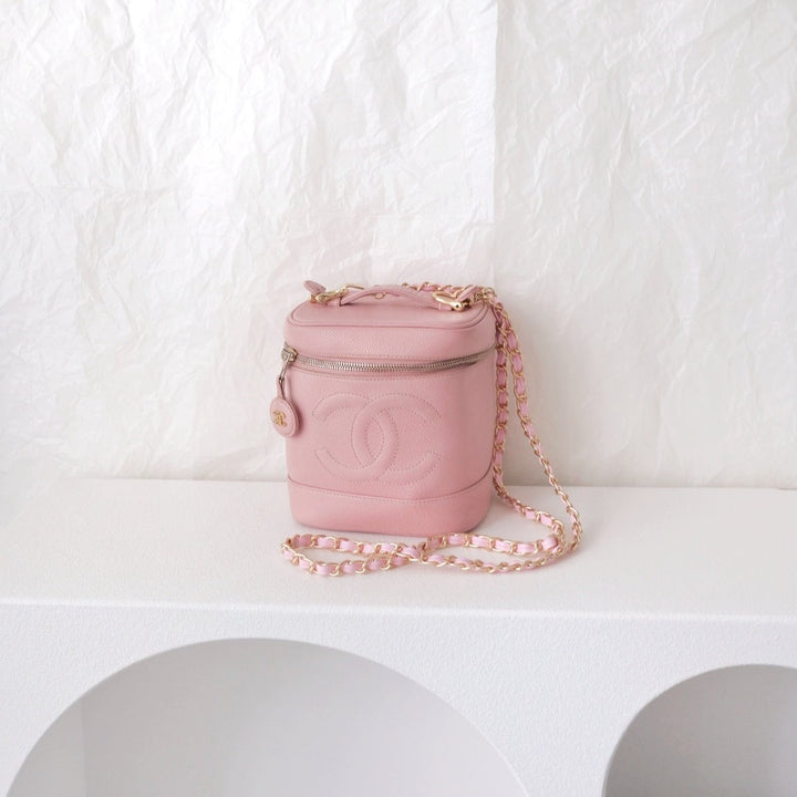 Chanel vintage coco caviar wash bag