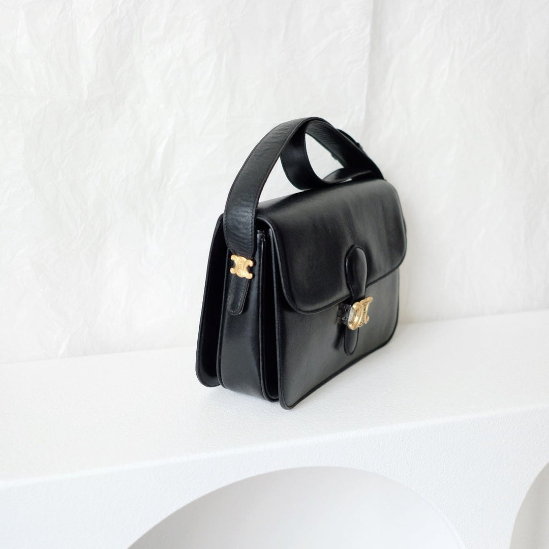 Celine vintage medium triomphe box bag